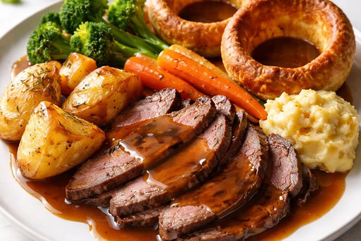 Classic Beef Roast Dinner with All the Trimmings – featured image